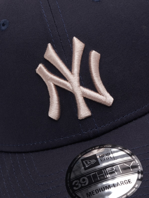 eague Essential 39Thirty New York Yankees-3