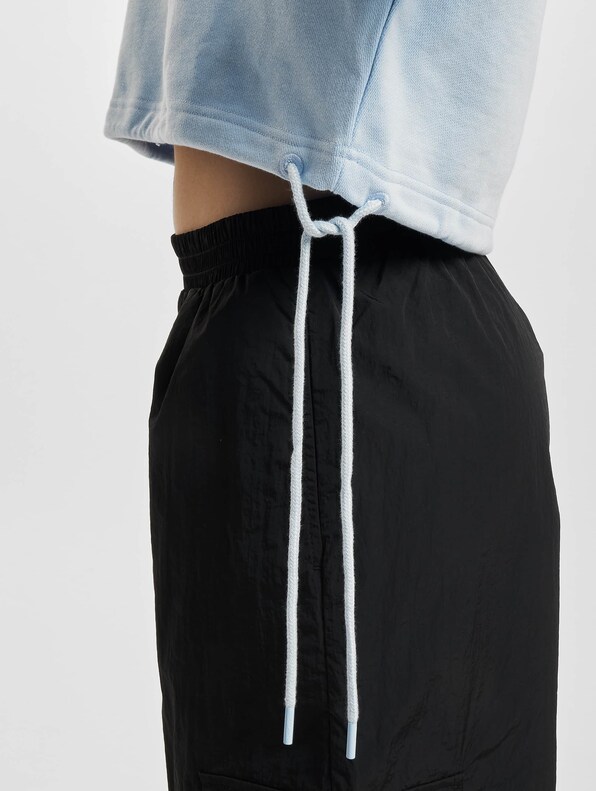 Boxy Crop Badge Drawstring-6