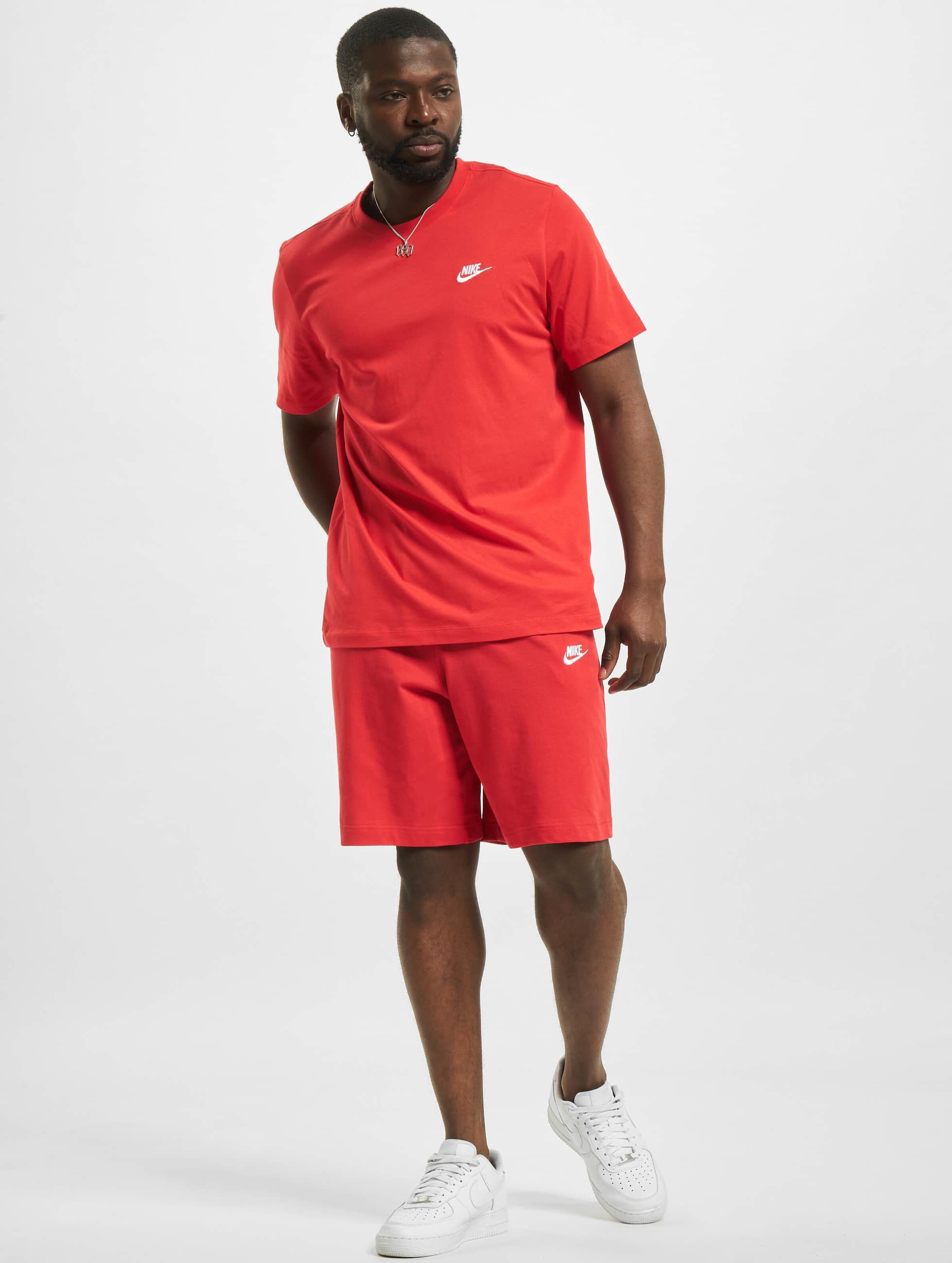 Nike club best sale tee red