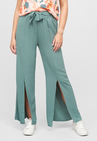 Sommerhose mit seitlich. Schlitzen und Bindegürtel