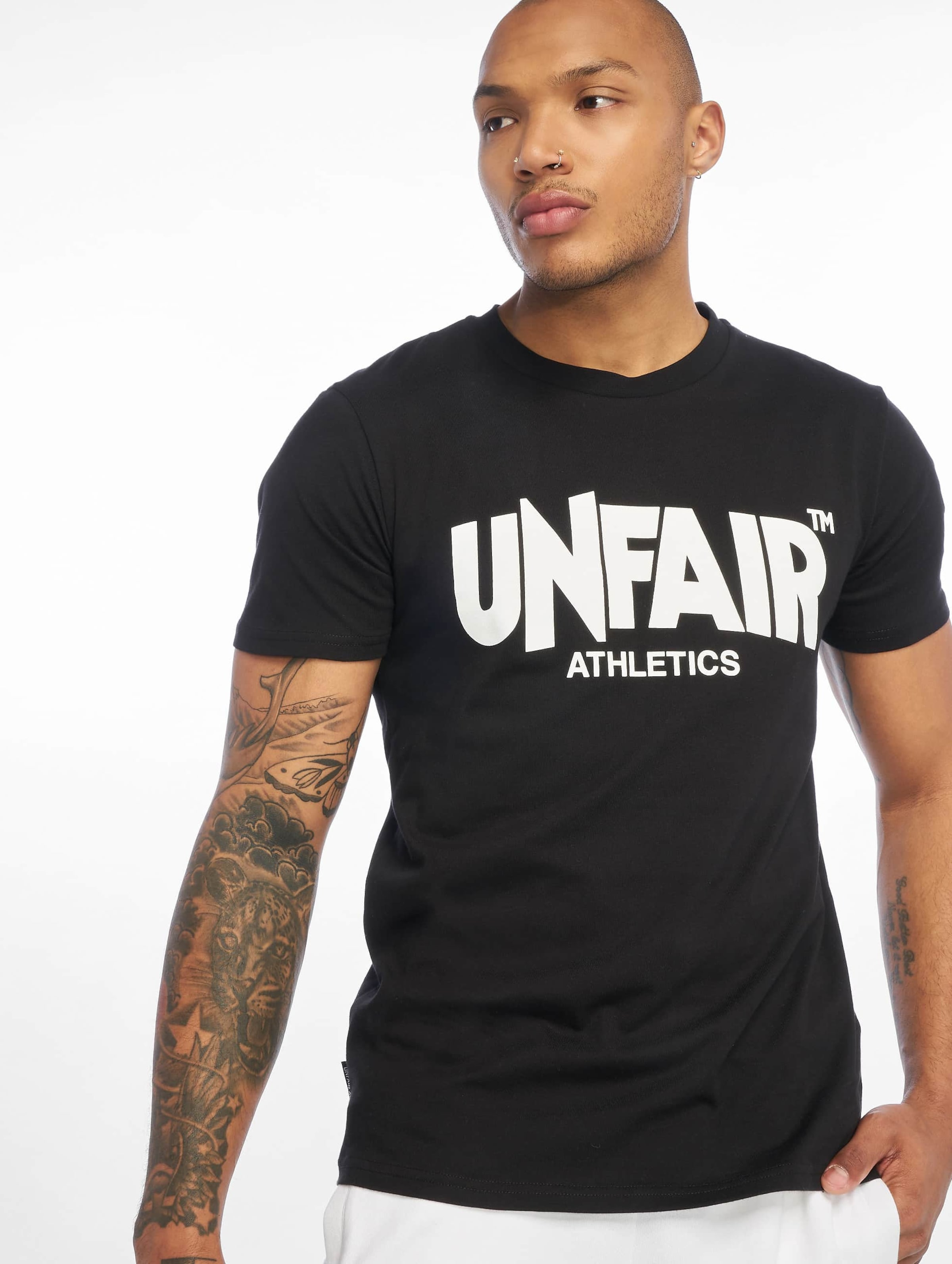 UNFAIR ATHLETICS Classic Label '19 T-Shirt Mannen op kleur zwart, Maat M