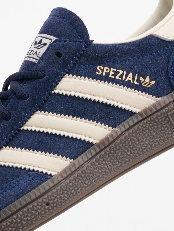 Handball Spezial-8