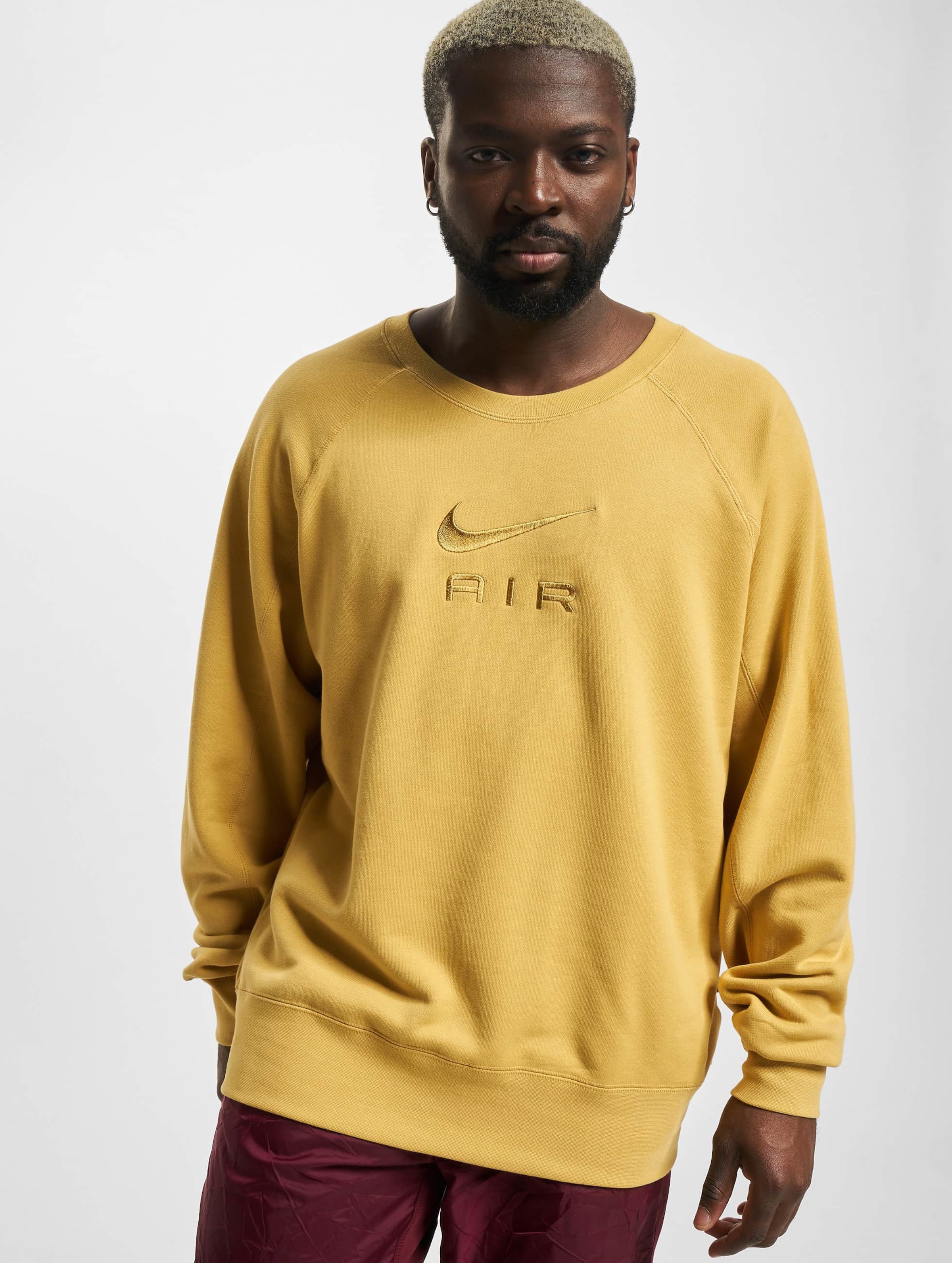 Yellow nike crewneck sweatshirt new arrivals