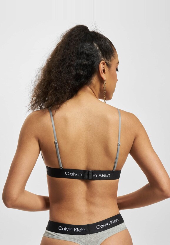 Unlined Triangle-0