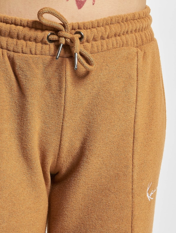 Small Signature Straight-3