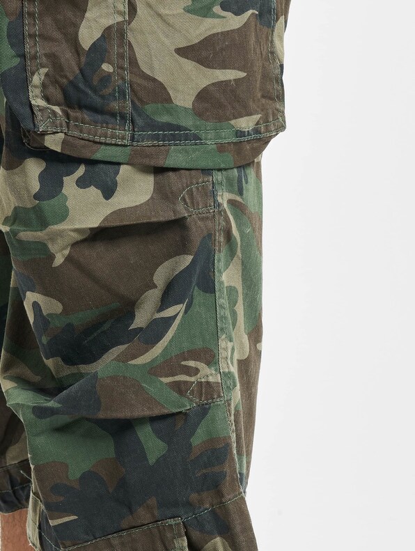 Urban Legend Cargo 3/4 Shorts-4