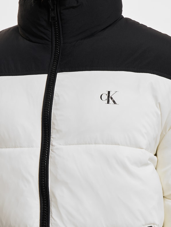 Calvin Klein Blocking Non-Down Puffer Jackets-3