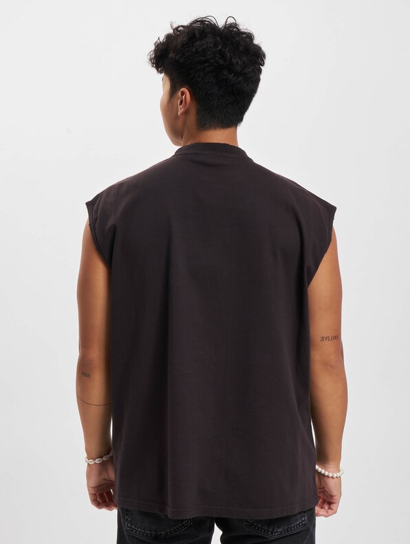 2Y Basic Oversize Sleeveless Shirt-1