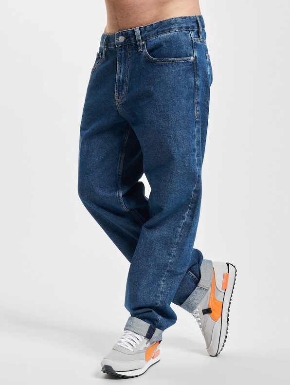 Calvin Klein 90s Straight Fit Jeans-2