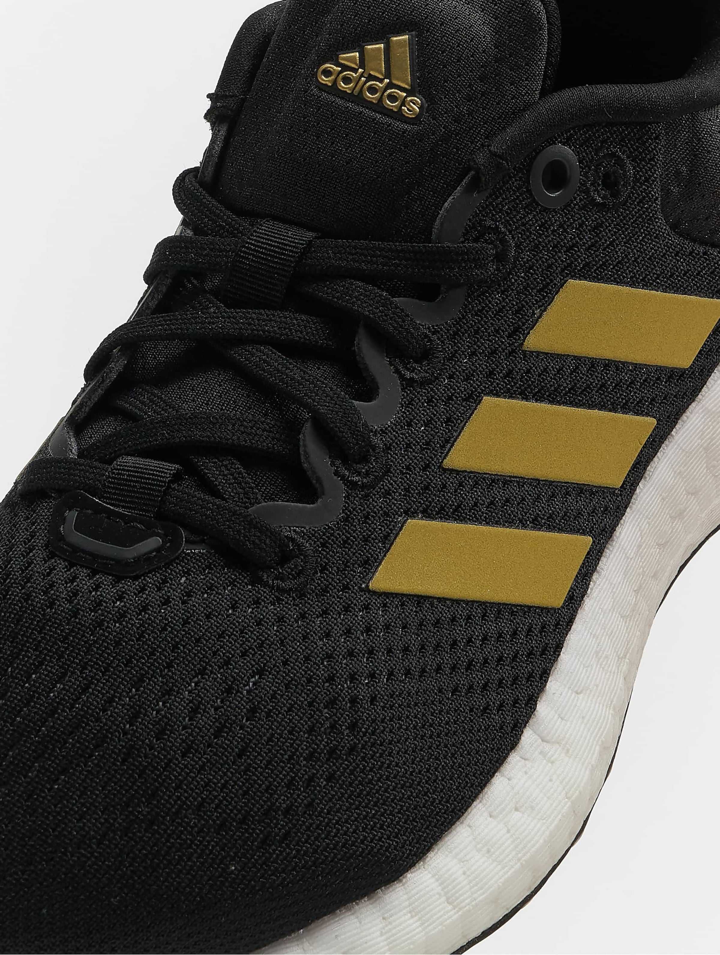 Adidas fluidflow hot sale black gold