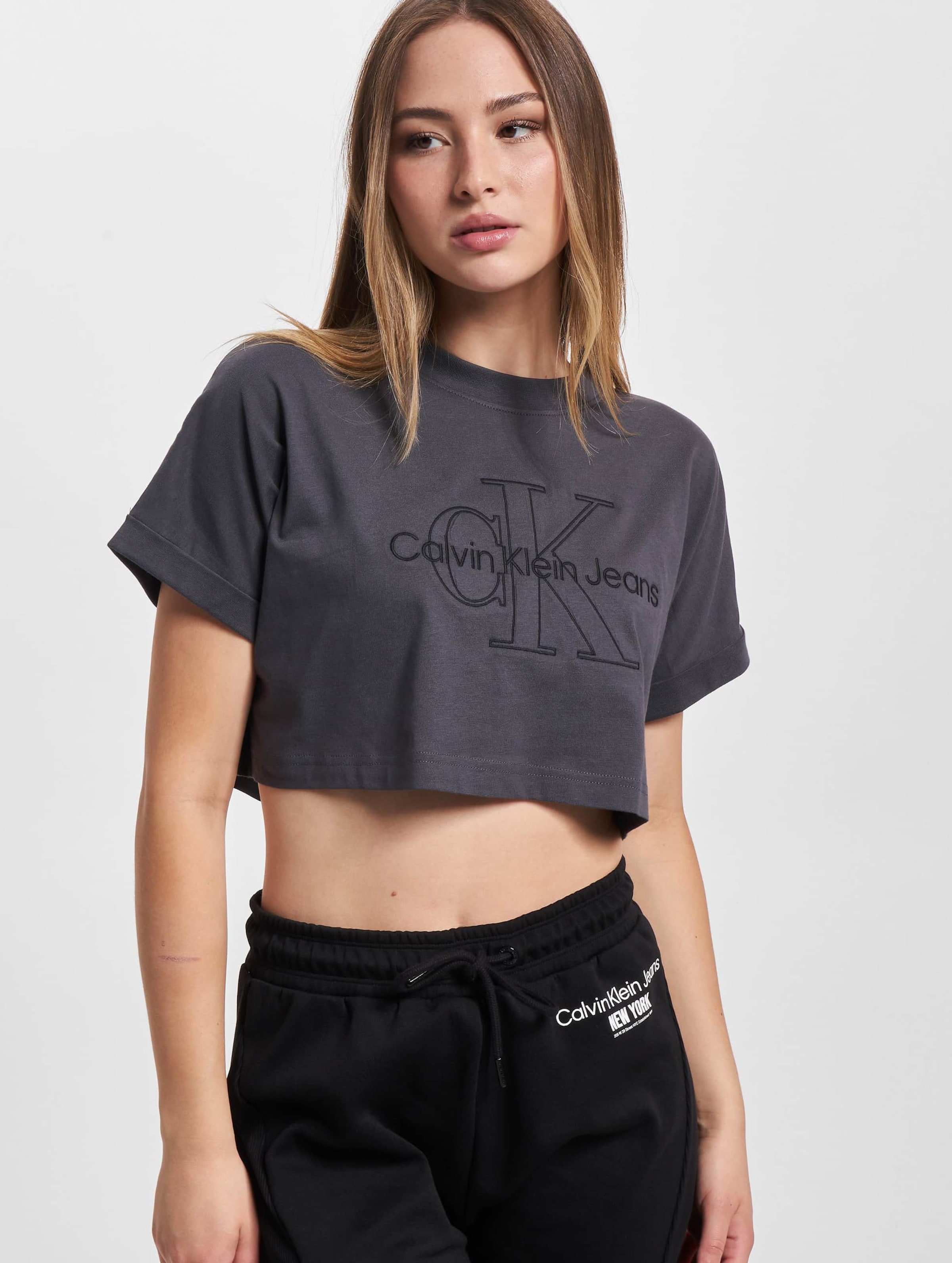 Calvin klein crop sales tshirt