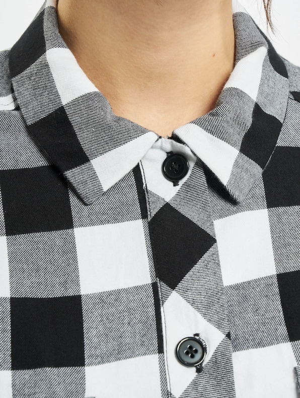 Ladies Short Oversized Check -3