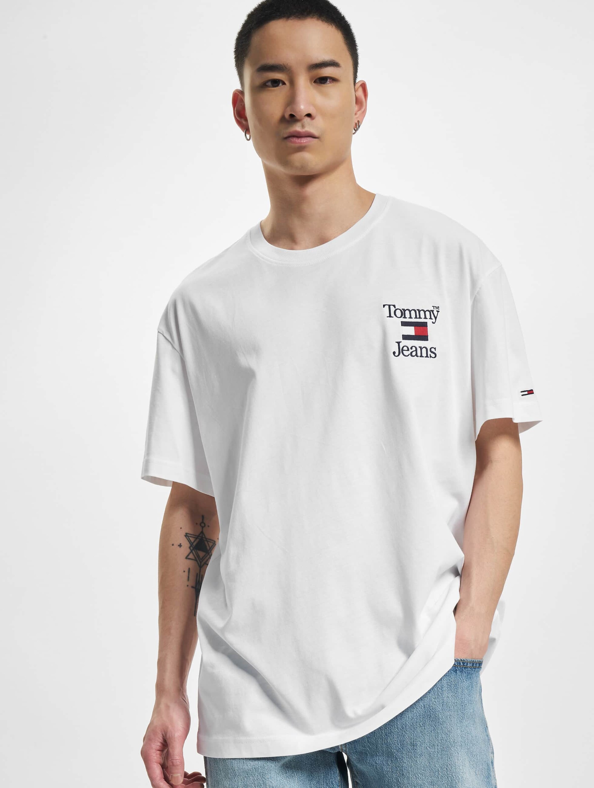 Tommy jeans relaxed fit t shirt hotsell
