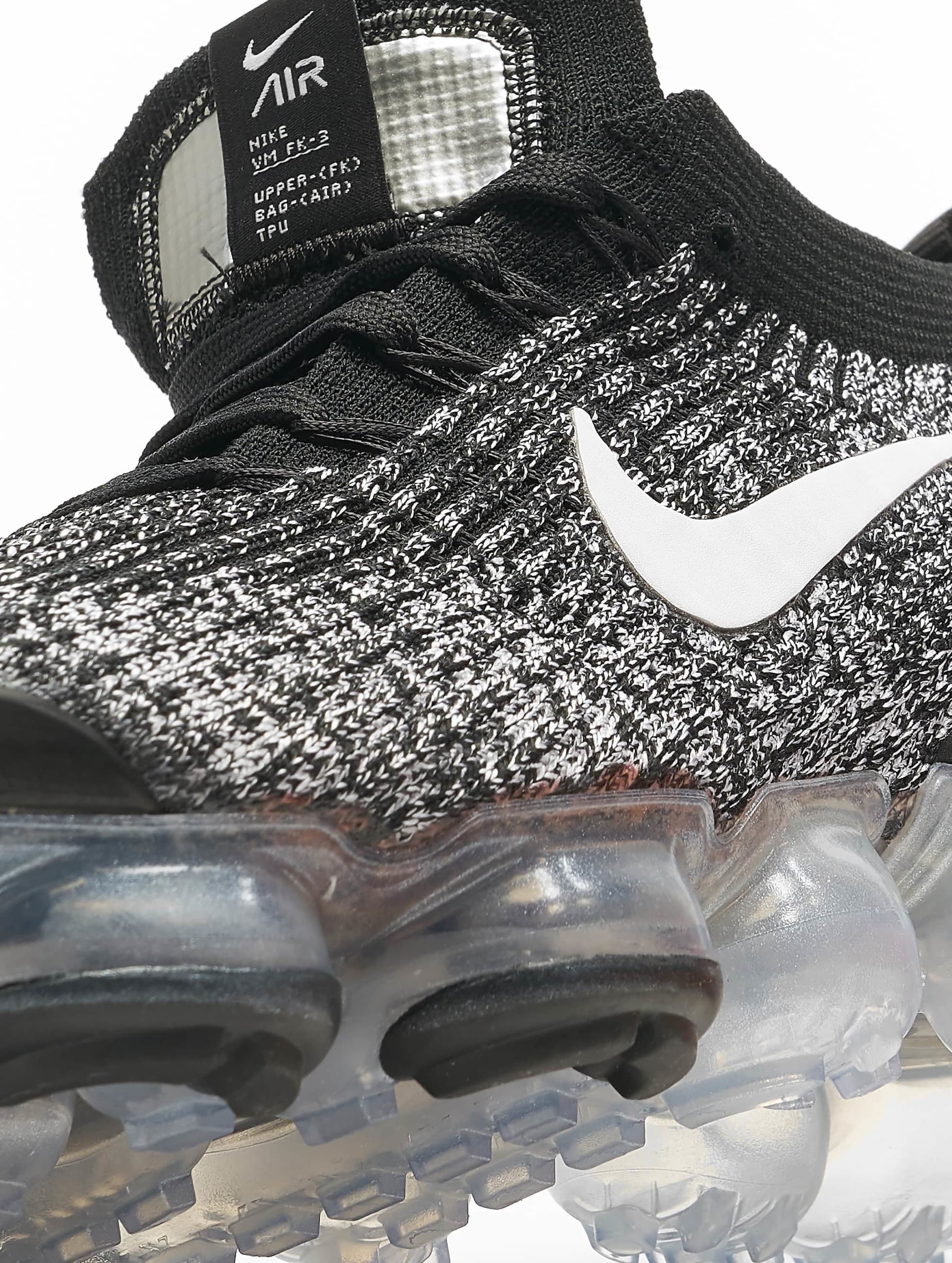 Nike Air Vapormax Flyknit 3 Sneakers Black White Metallic