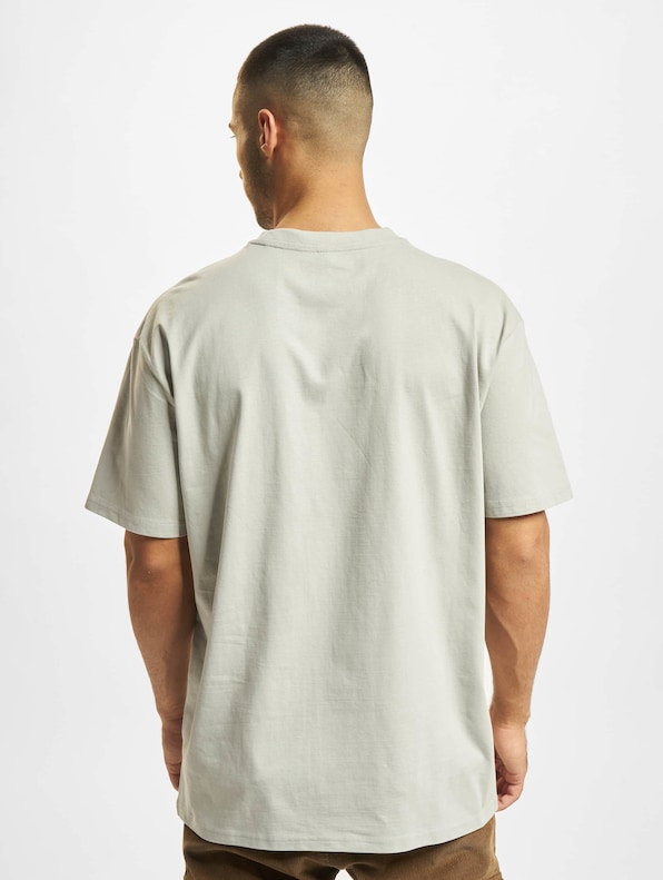 Attack Player Oversize-1