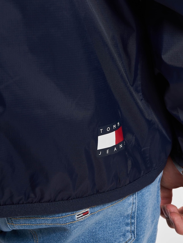 Tommy Jeans Pckable Tech Chicago Popover Windbreaker-4