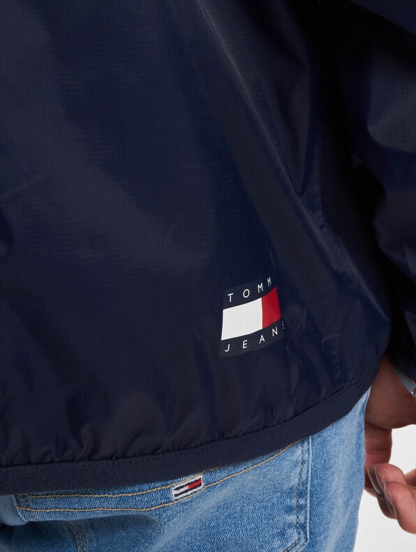 Tommy Jeans Pckable Tech Chicago Popover Windbreaker-4