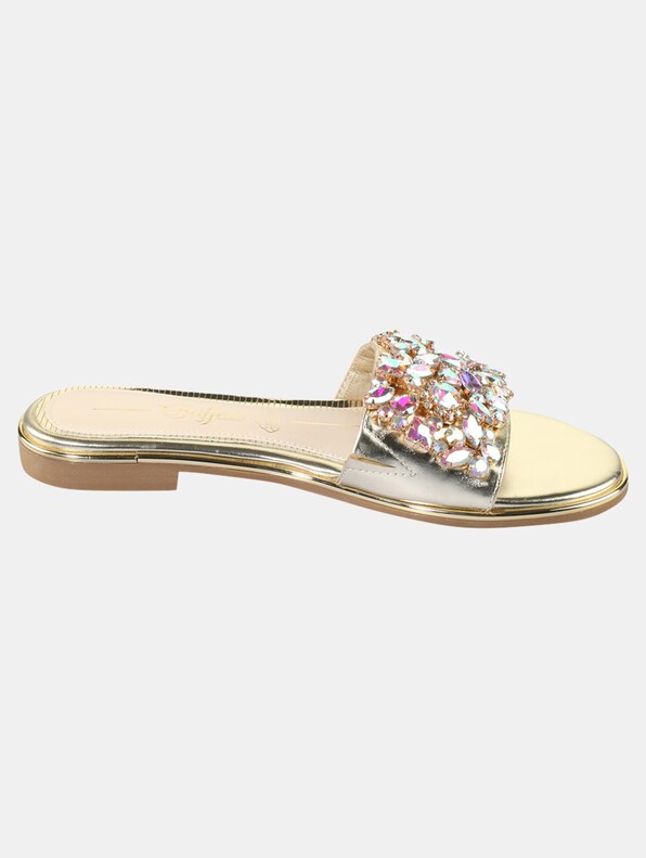 Kira Slide-2