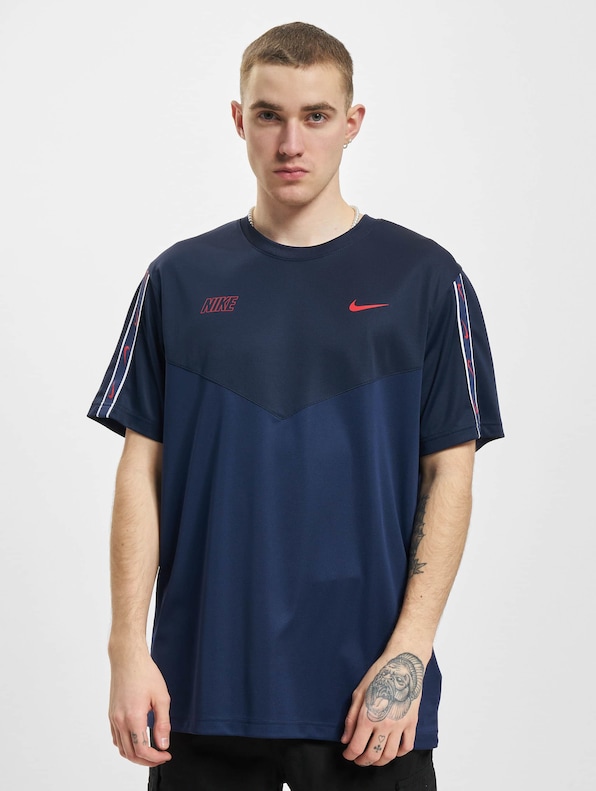 Nike NSW Repeat T-Shirt-2