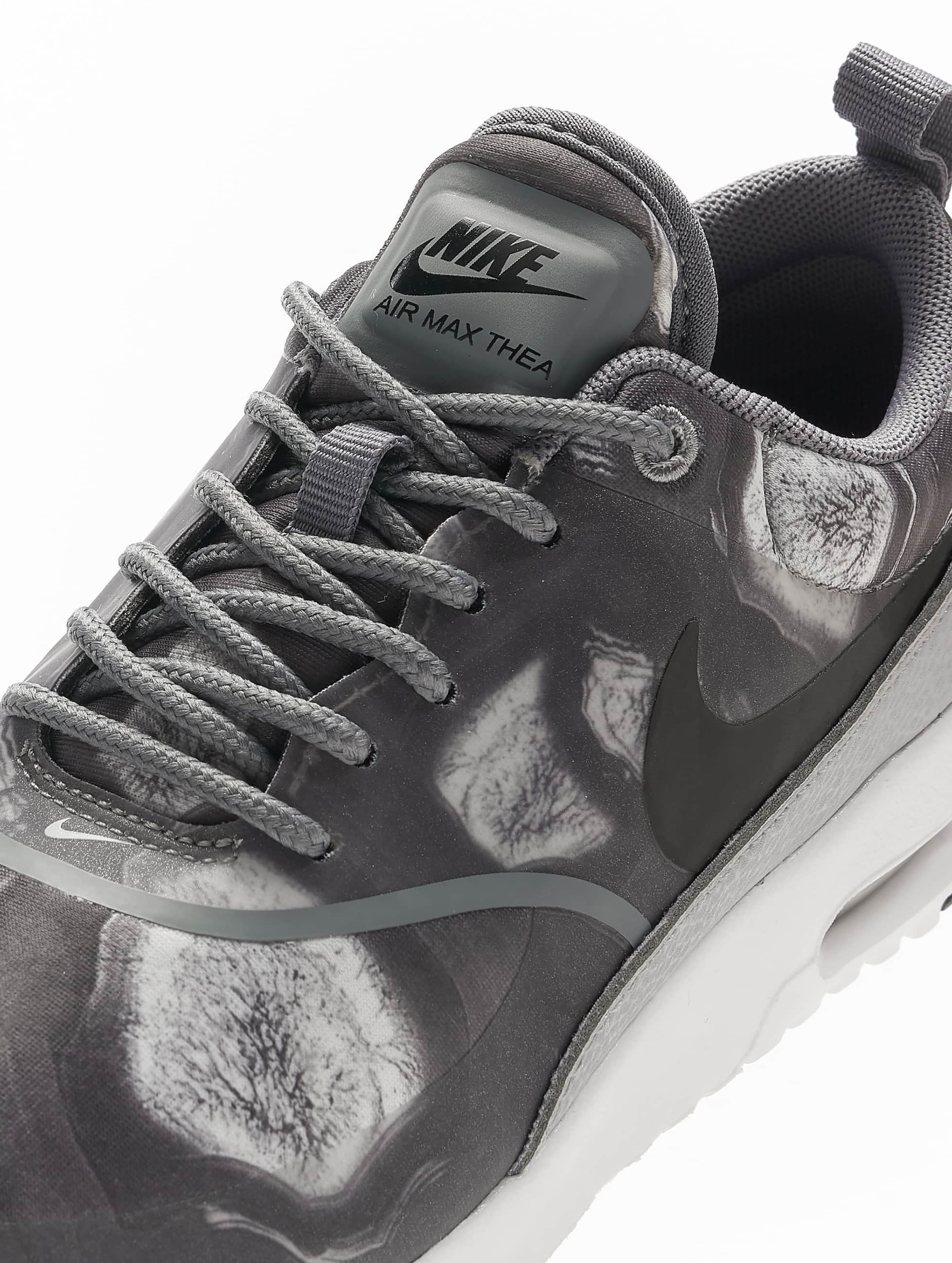 Nike air max sales thea metallic silver