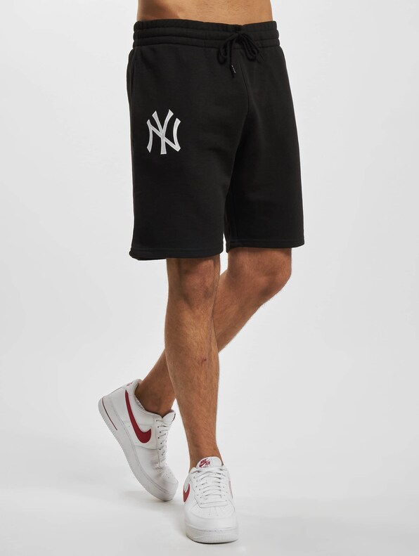 League Essentials New York Yankees-2