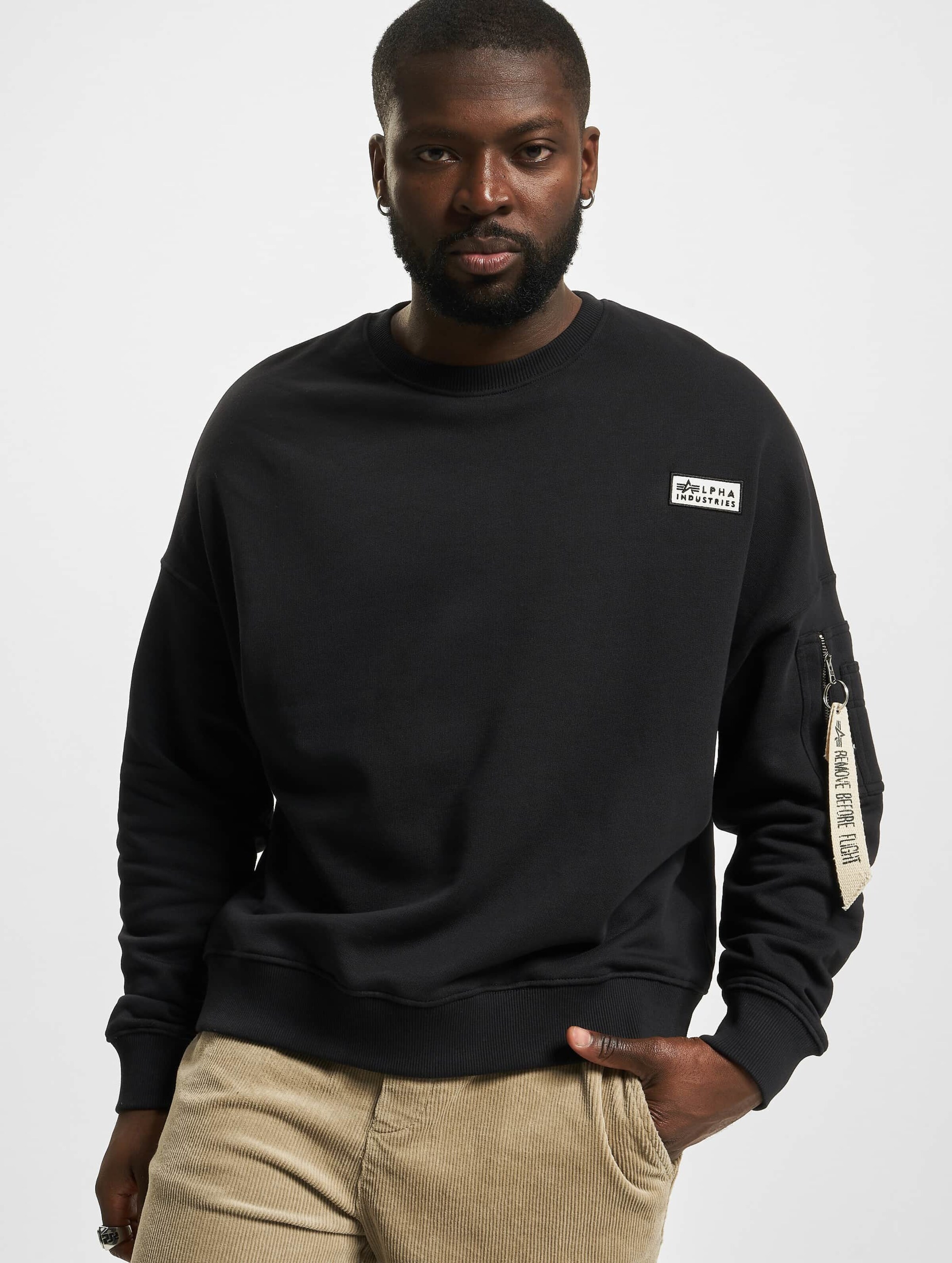 Alpha industries black discount sweatshirt