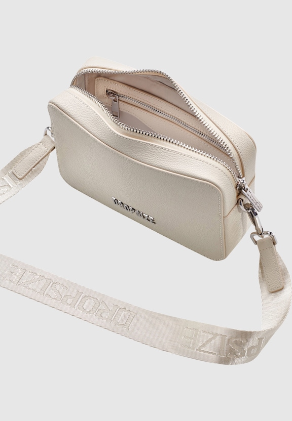 Eessentials Shoulder-4