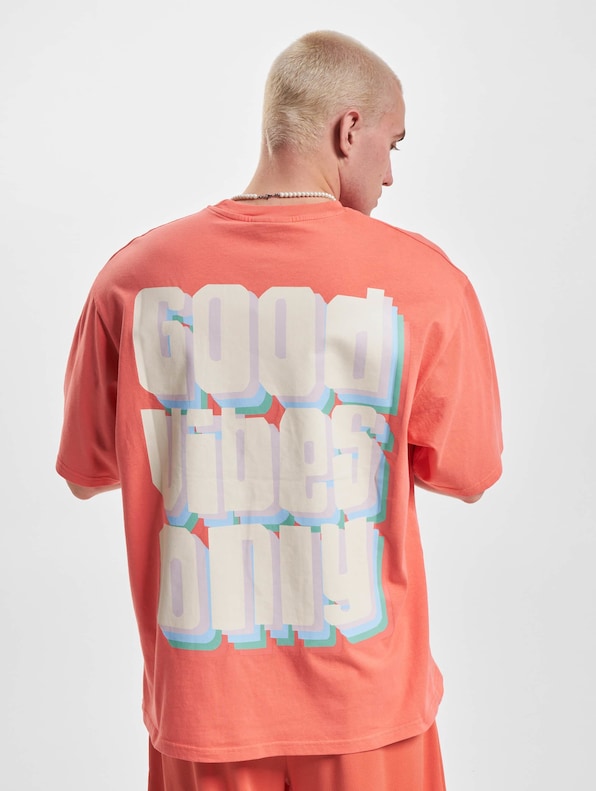 2Y Studios Good Vibes Only Oversize  T-Shirt-1