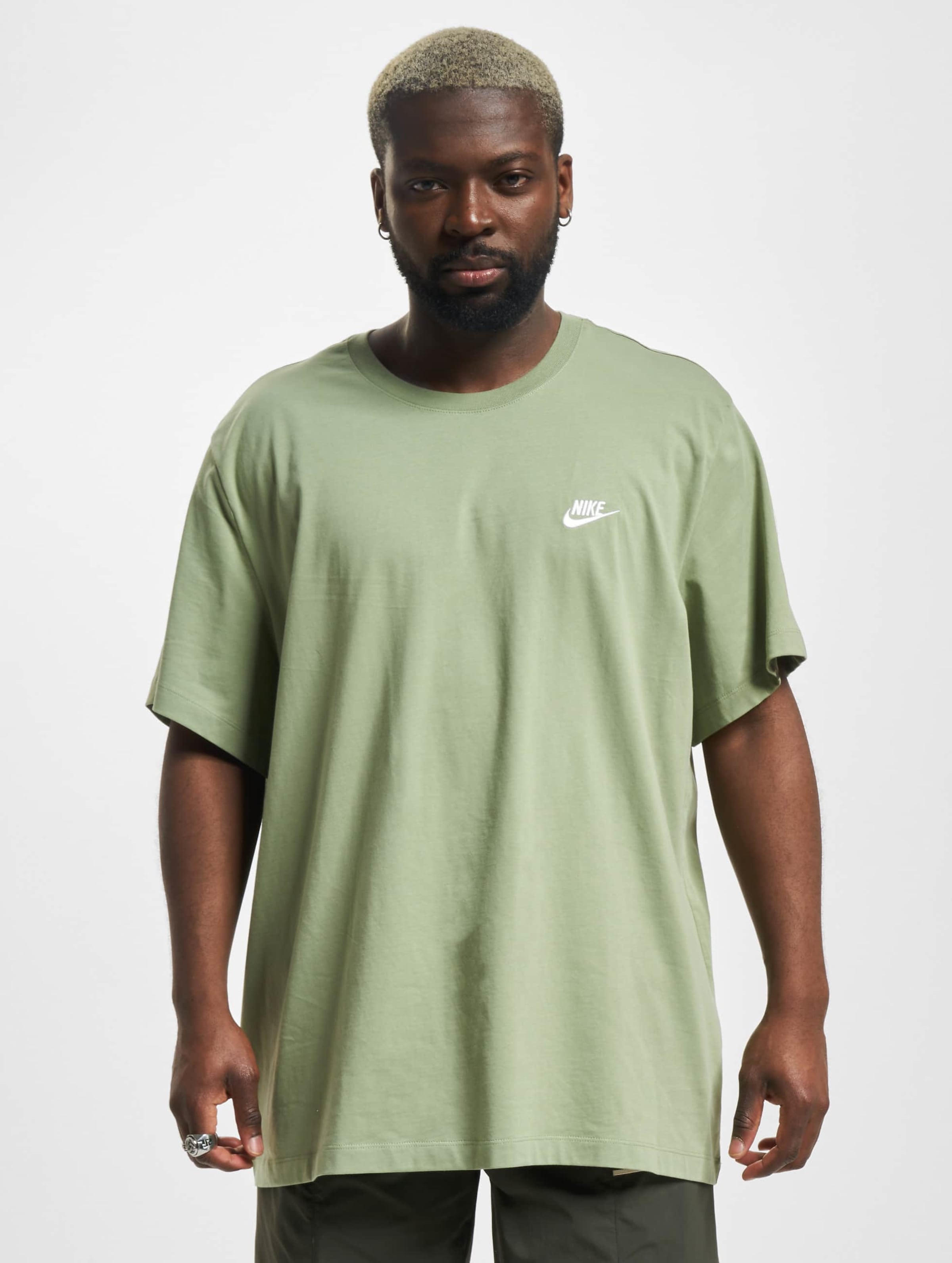 Nike sportswear club outlet shirt