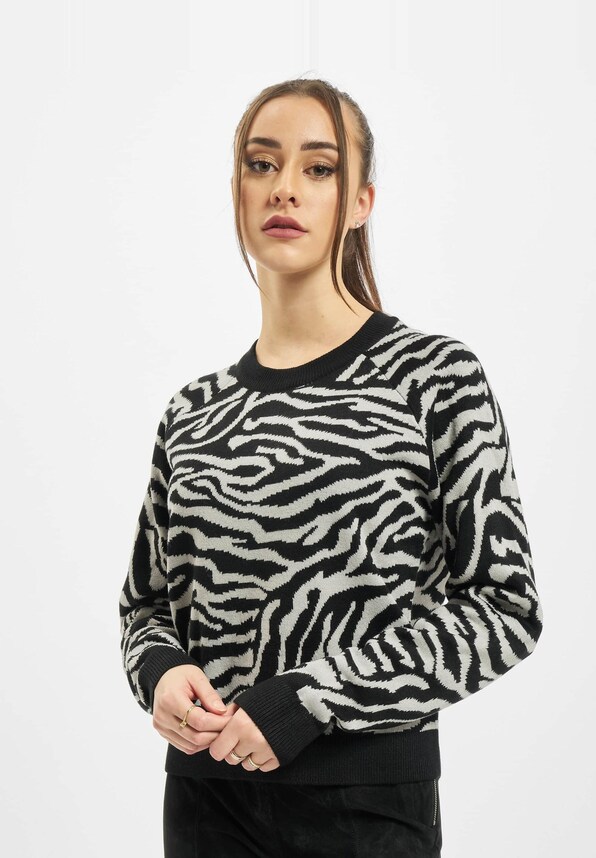 Ladies Short Tiger-1