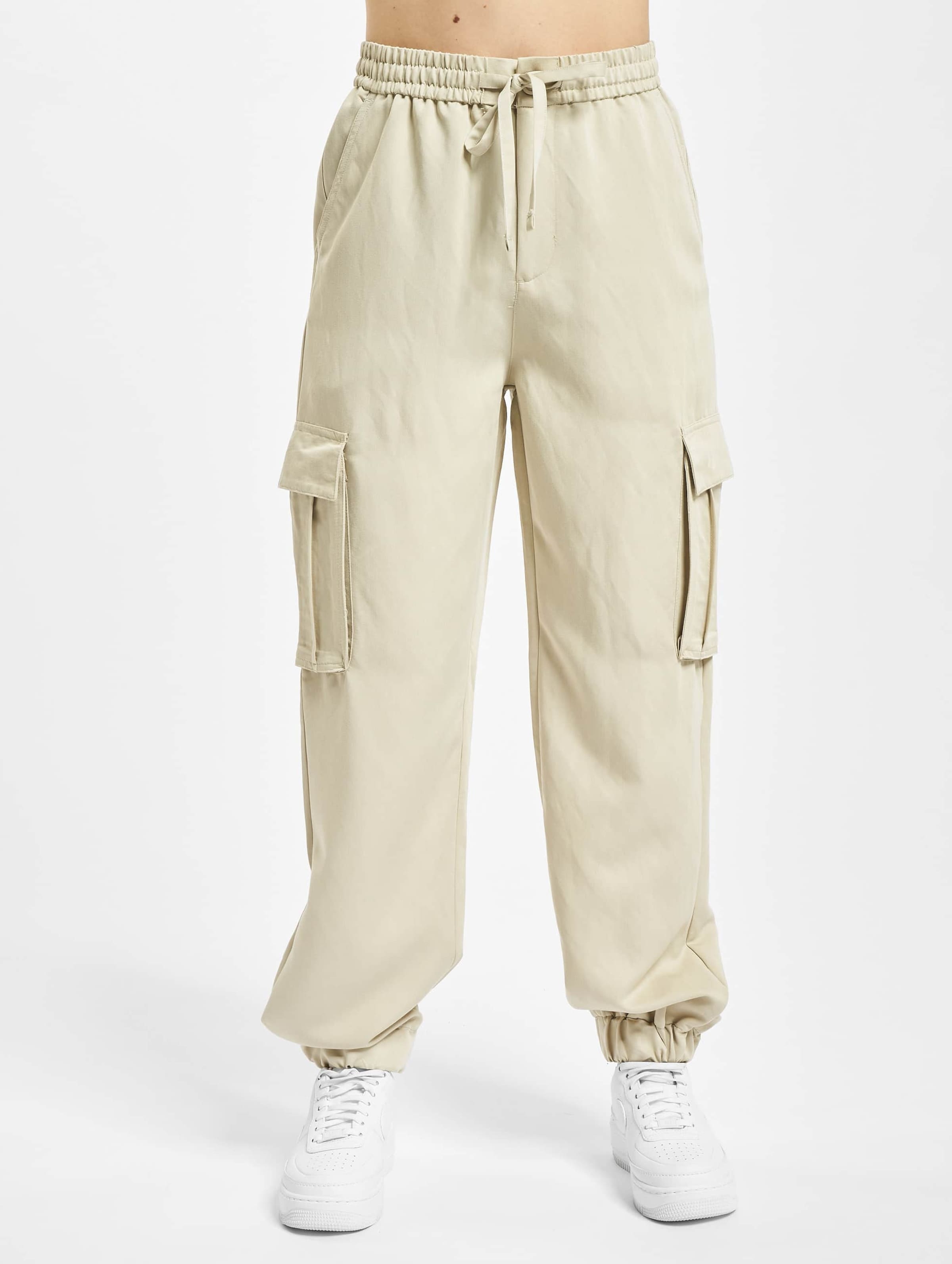 Urban Classics Ladies Viscose Twill Cargo Pants Vrouwen op kleur beige, Maat L