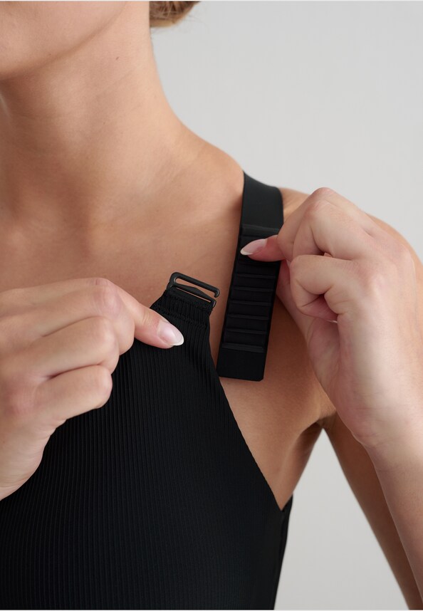 Black Ribbed Performance Support -4