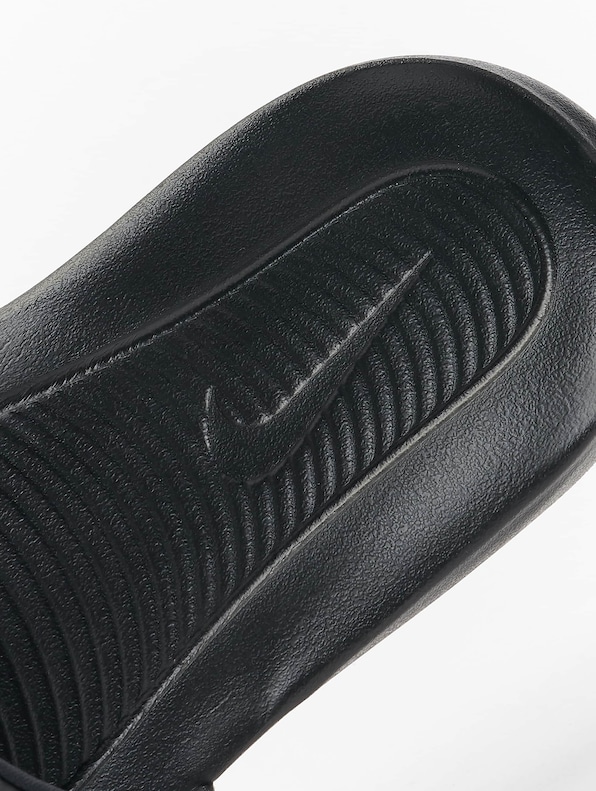 Nike Victori One Slide Sneakers-3
