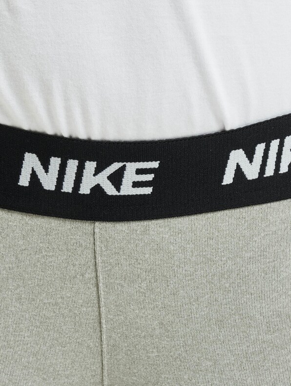 Dri Fit Sport Essentials Swoosh-3