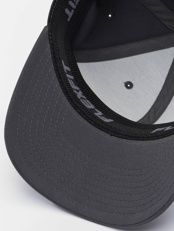 Recycled Polyester Flexfitted-3