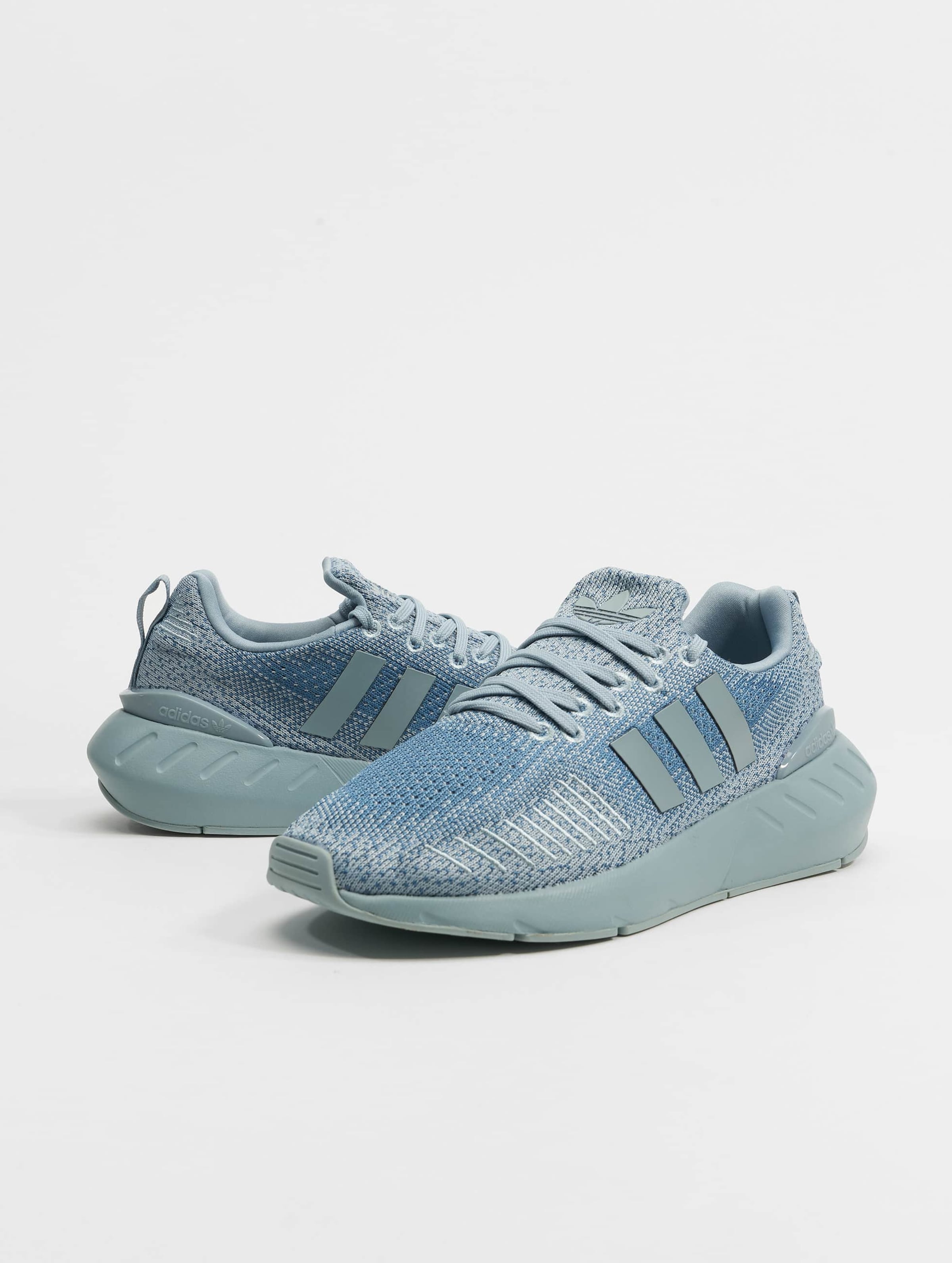 Adidas originals swift run hotsell  sneakers