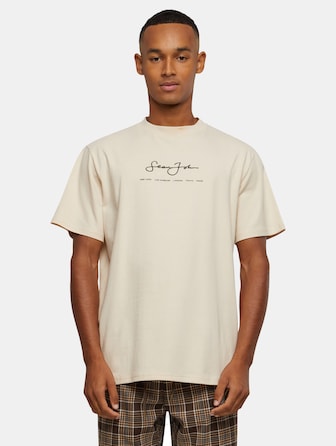 Classic Logo Essential