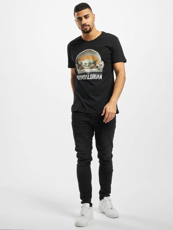 Baby Yoda Mandalorian Logo-4