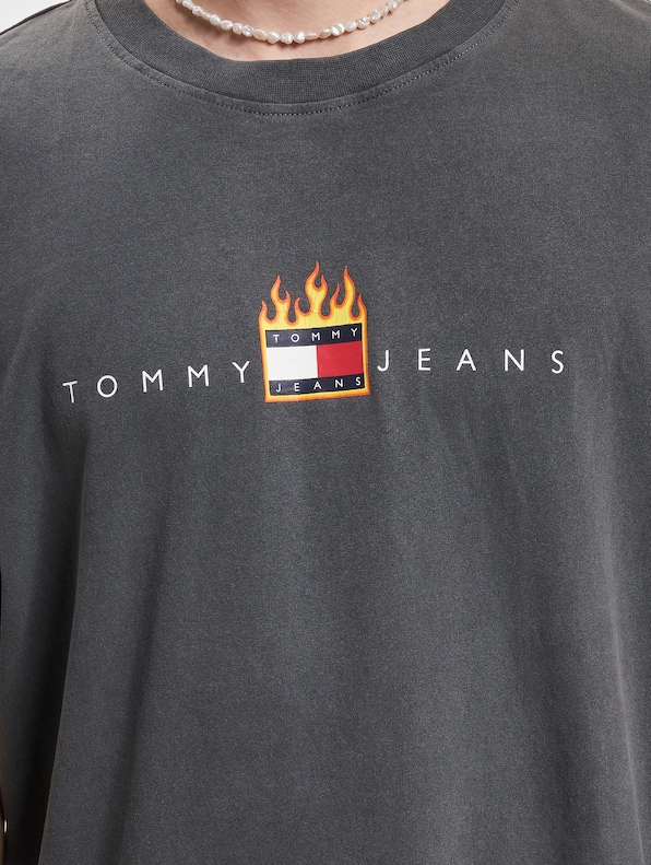 Tommy Jeans Relaxed Linear Fire Flag T-Shirts-3