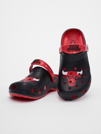 Crocs Classic NBA Chicago Bulls Clog Sandalen