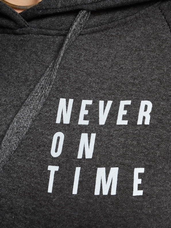 Ladies Never On Time-3