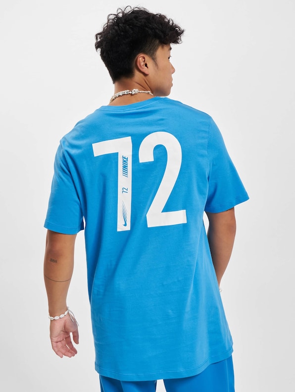 Nike Standard Issue T-Shirt-1