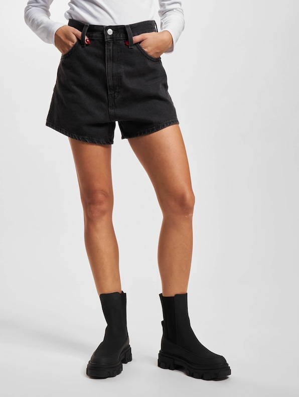 Levi's high waisted mom shorts in black