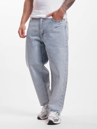 Levis Stay Loose Tapered Crop Jeans
