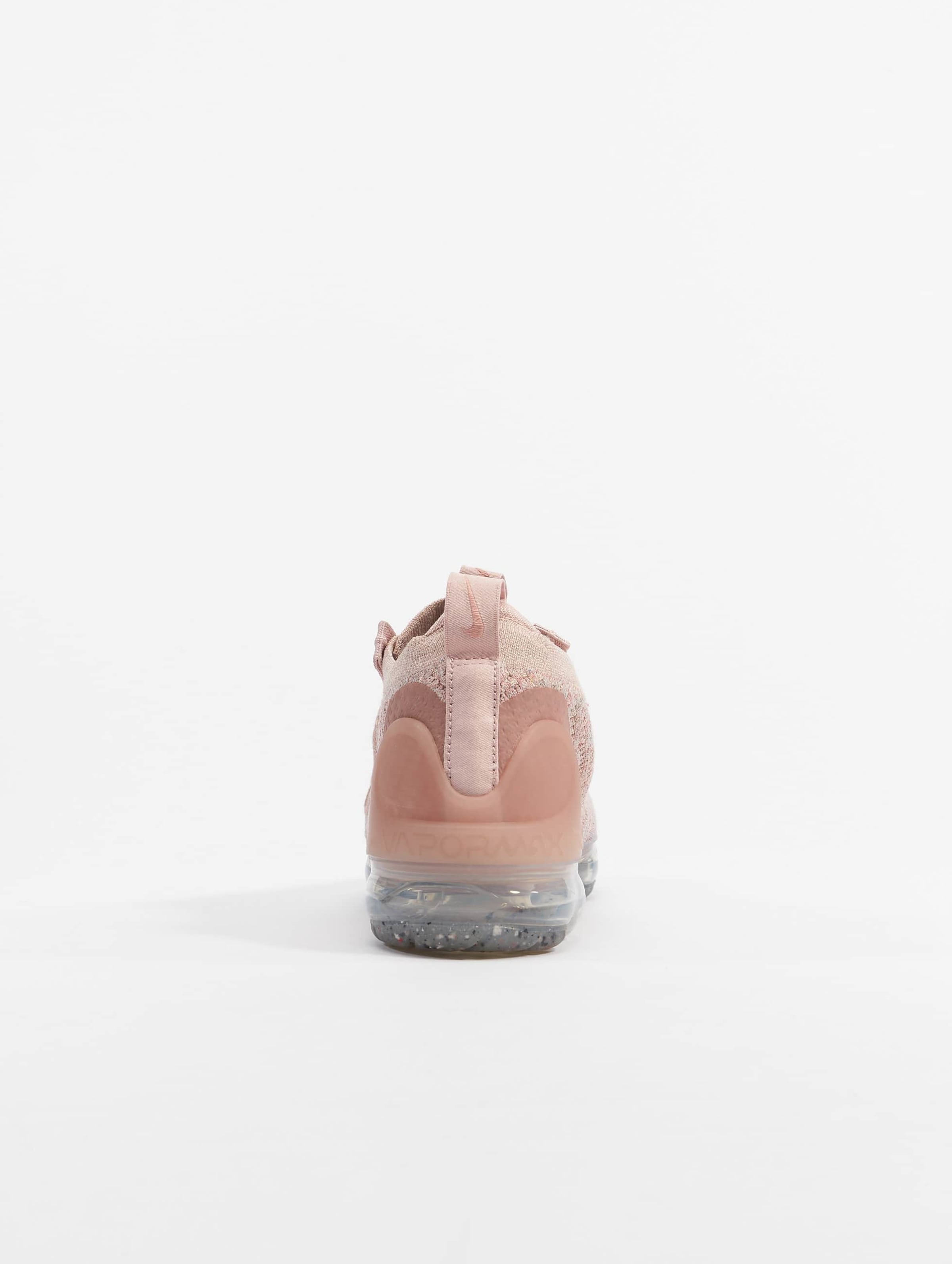 Echo pink vapormax hotsell