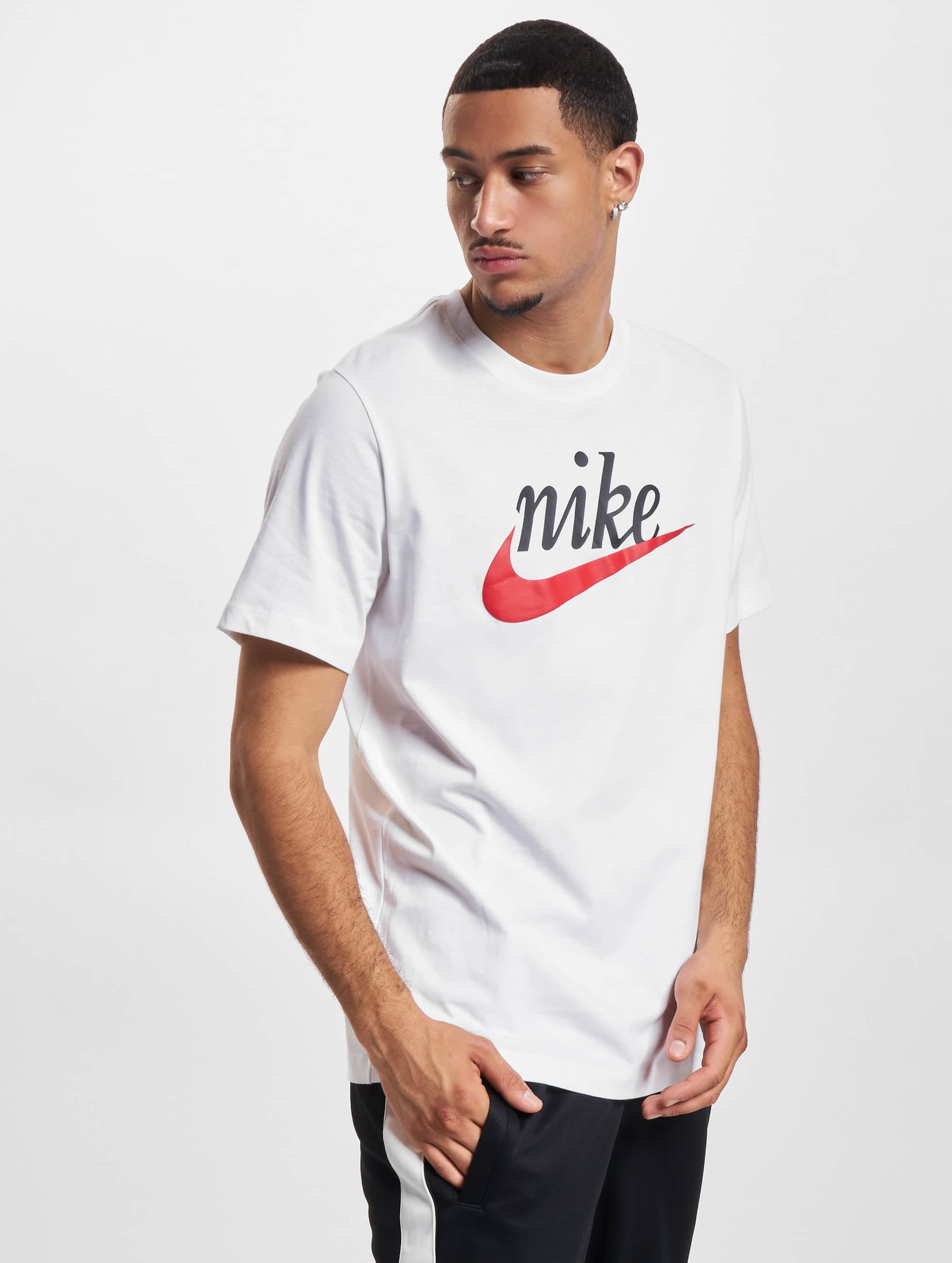 T shirt best sale nike pas cher