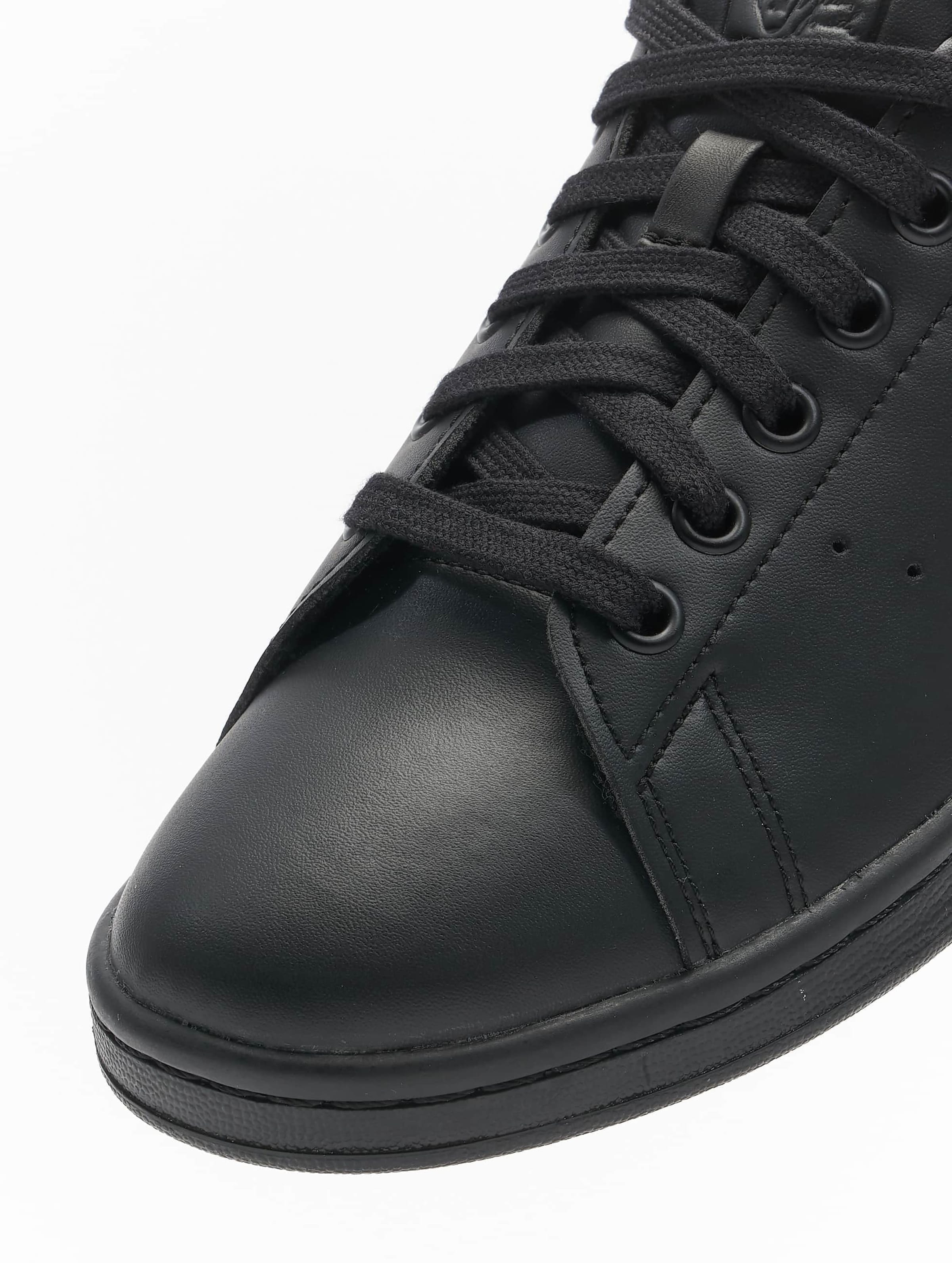 Stan smith hotsell high tops black