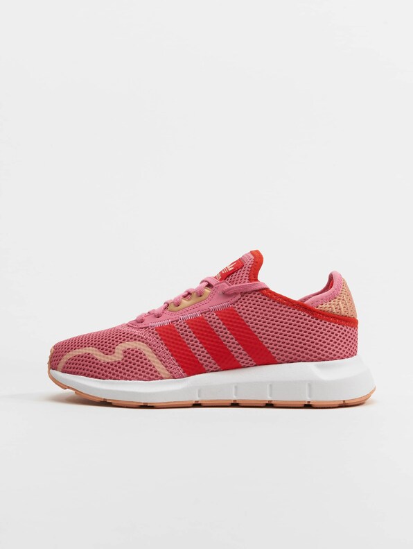 adidas Swift Run X-1