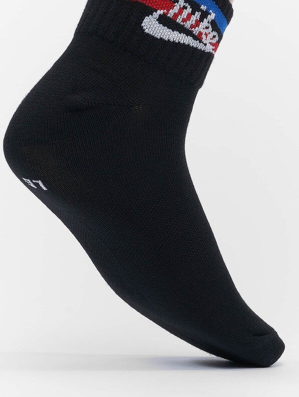 Jordan Everyday Essentials Crew Socks.