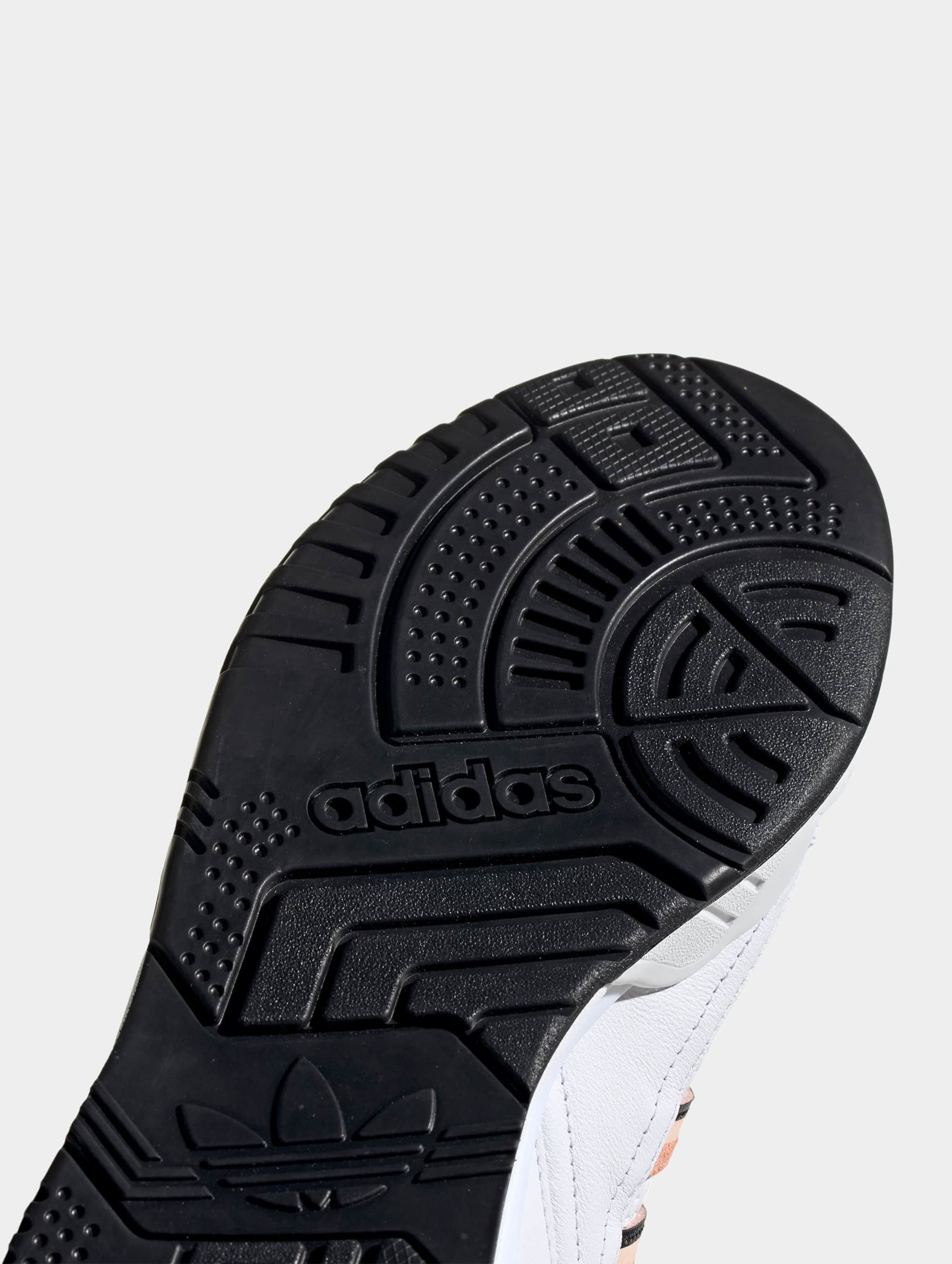 Ar trainer best sale adidas black